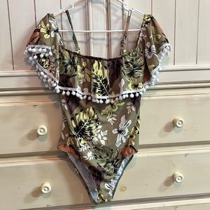 One piece swim suit NWOT beautiful colors